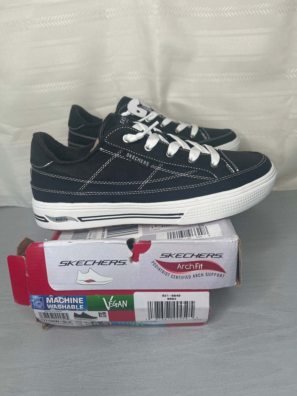 Skechers Slip-ins Arch Fit Arcade Women's Black Canvas Sneaker Size 8.5 W